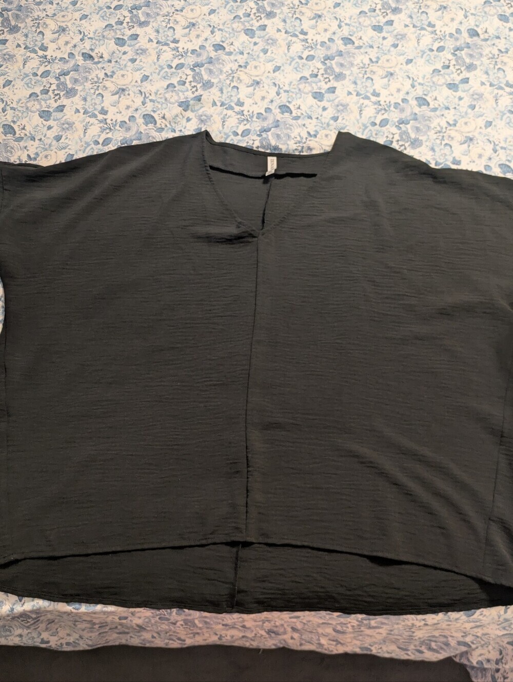 Zenana Outfitters V-Neck Oversized Tunic - Black & Beige - Picture 4 of 5